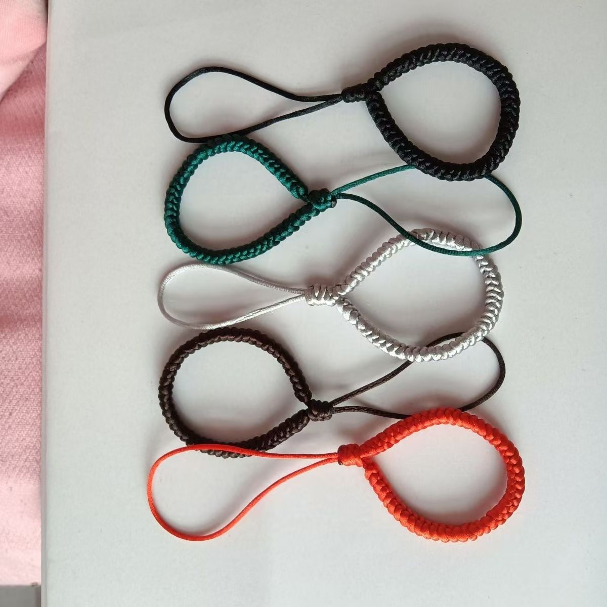 Clip de fixation pour téléphon - Phone Accessories Online avis et prix